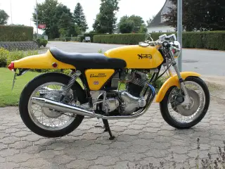 Norton 850 Commando årg. 1974
