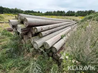Telefonpæle anslået 130-160 styk.