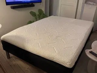 140x200 seng + wellpur topmadras med memory foam