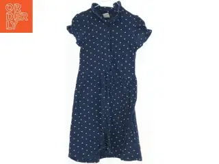 Kortærmet kjole med mønster fra Little Kids (str. 122)