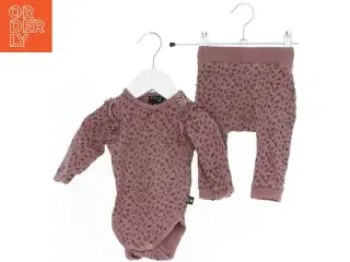 Baby sæt med bodystocking og bukser fra Kidsup (str. 62)