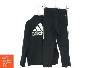 Adidas: Sort træningsdragt fra Adidas fra Adidas (str. 122)