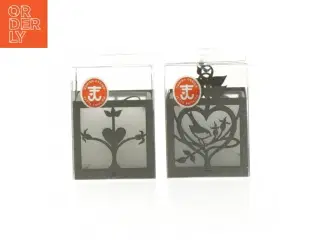 Dekorative ophæng af Jette Frlich fra Jette Frlich (str. 5 x 5 x 5 cm. 2. styk)