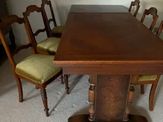 Spisebord med 2 plader og 6 stole