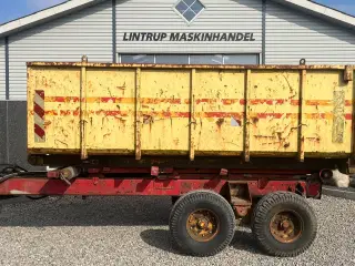 - - - Wirehejsvogn Med 5m container