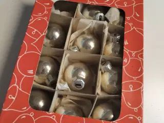 11 stk gamle julekugler i glas 40 mm i diameter.