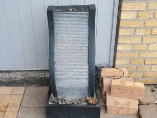 GRATIS Vandskulptur