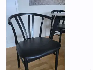 4-6 sorte spisebordsstole med sort læder sæder