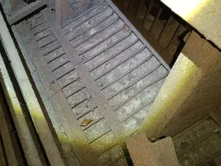 - - - - - - roeskovl med gyrobeslag