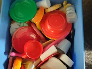Legetøj køkken (plus bade legetøj)