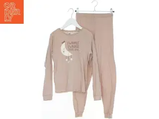 Pysjamas med bluse og bukser fra H&M (str. 140)