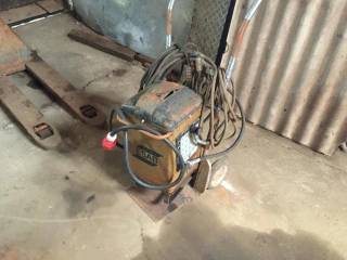 150 amp Esab svejser