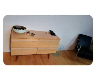 Super flot egetræs skænk sælges