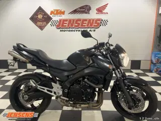 Suzuki GSR 600