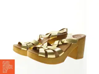 Guld sandaler fra Penelope Chilvers (str. 38)