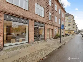 Erhvervsandel med god beliggenhed på Hellerup Strandvej