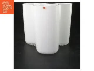 Hvid vase (str. 16x18x150 cm) fra iittala
