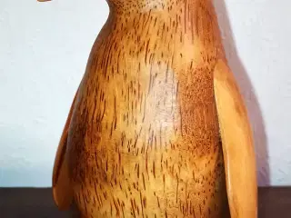 Sælger smuk træpingvin