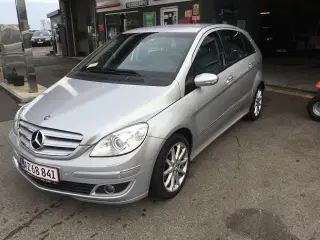 Mercedes b- 200 mpv . 136 hk benzin automatgear