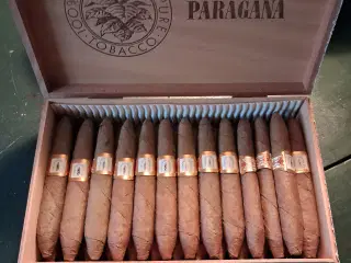 Æske med helt nye cigarer fra C.W. Obel. 