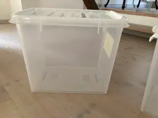 2 plastik opbevaringsbokse 