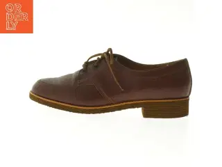 Brune lædersko med snørebånd (str. 40 )