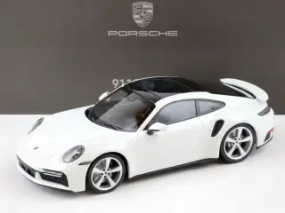 1:18 Porsche 911-992 Turbo S Dealer