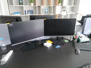 2 stk. computerskærme SAMSUNG S24R650FDU, dockingstation LENOVO Thinkpad, tastatur, mus