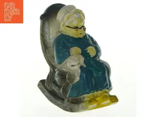 Porcelænsfigur af ældre kvinde (str. 10x7,5 cm)