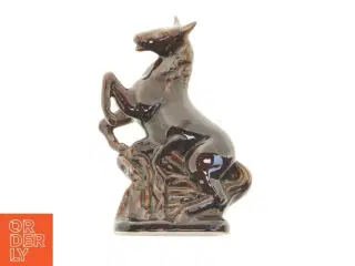 Keramik hestefigur fra 715 (str. 19 x 8 cm)