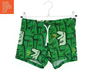Badebukser med dinosaurmønster fra H&M (str. 140)