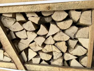 Brændetårn, Bøg brænde, ovntørret, ca. 1,8 m³