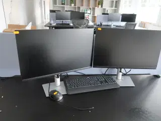 2 stk. computerskærme DELL P2422HE, tastatur, mus