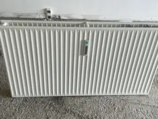 Radiator til væg