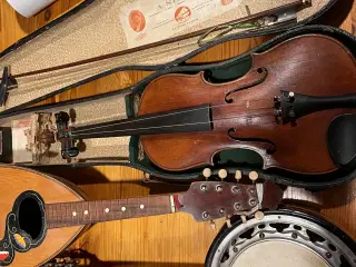 Banjo, guitar og violin.