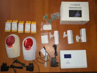 Alarm med 2 sirener og 3 detektorer.