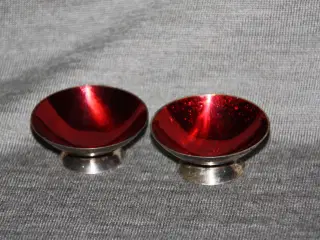 2 saltkar sølvplet med emalje Ø: 4,8 cm. H: 2,0 cm
