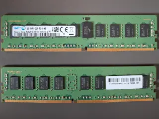 2 stk. 8gb DDR4 ECC Server/Workstation RAM-klodser