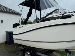 QuickSilver 455 Cabin