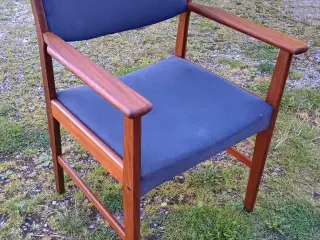 Spisebordsstol i teaktræ af Arne Hovmand-Olsen 