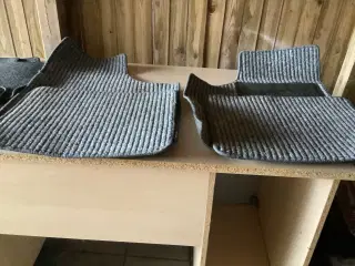 Bundmåtter til bil