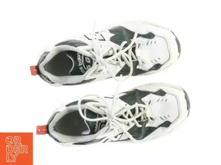 Sko fra New Balance (str. 39)