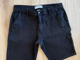 Shaping New Tomorrow shorts 