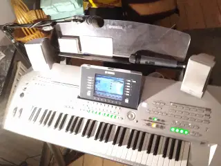 Yamaha Keyboard