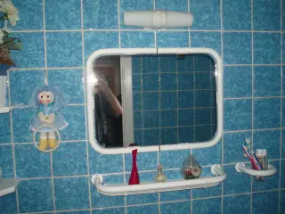 Sælges: Håndvask med underskab og spejl