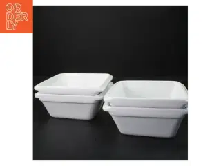 Sæt med 4 hvide firkantede skåle (str. 6x16x16 cm)