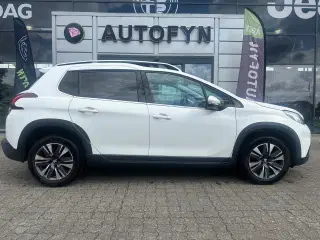 Peugeot 2008 1,2 e-THP 110 Selection Sky