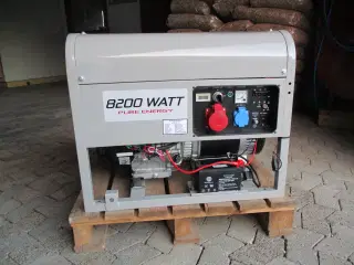 Generator, benzin, 8200 Watt, 230 og 400 volt.