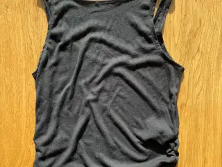 Nike top sort