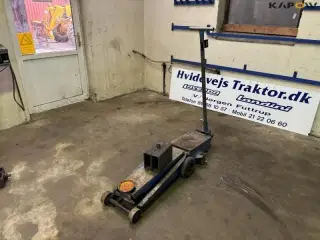 - - - Donkraft